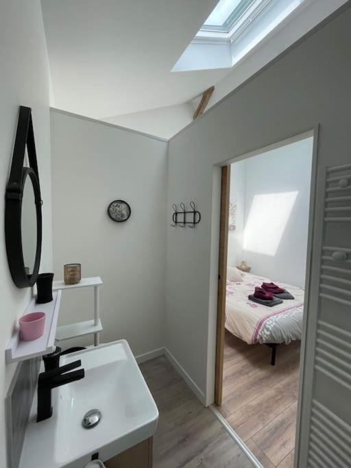 Maison Les Iris - 3 Chambres Et 3 Salles De Bain - 3 A 6 Personnes - Futuroscope Avanton Luaran gambar